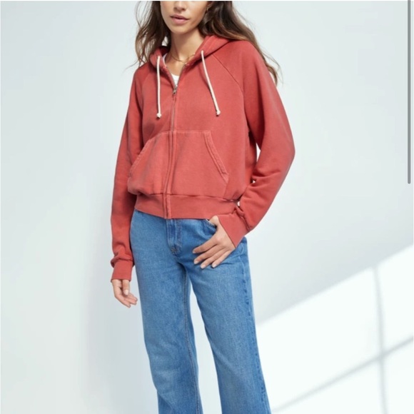 Aritzia Denim Forum The Debbie Hooded orange
Zip Up Sweatshirt
C$40
Size: US S - Picture 3 of 7